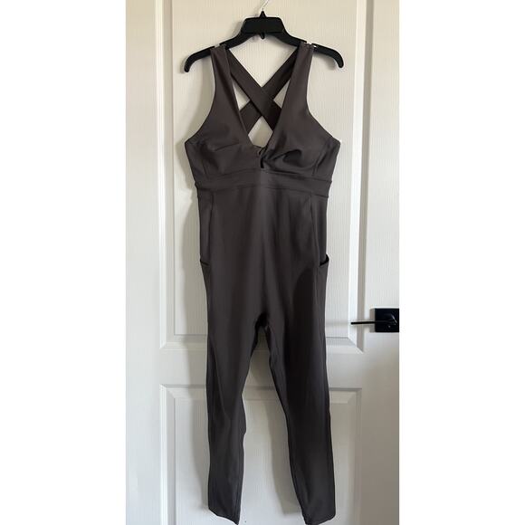 Fabletics Size XL Oasis Rib Twist Front 7/8 Jumpsuit In Taupe Slate - Picture 4 of 15